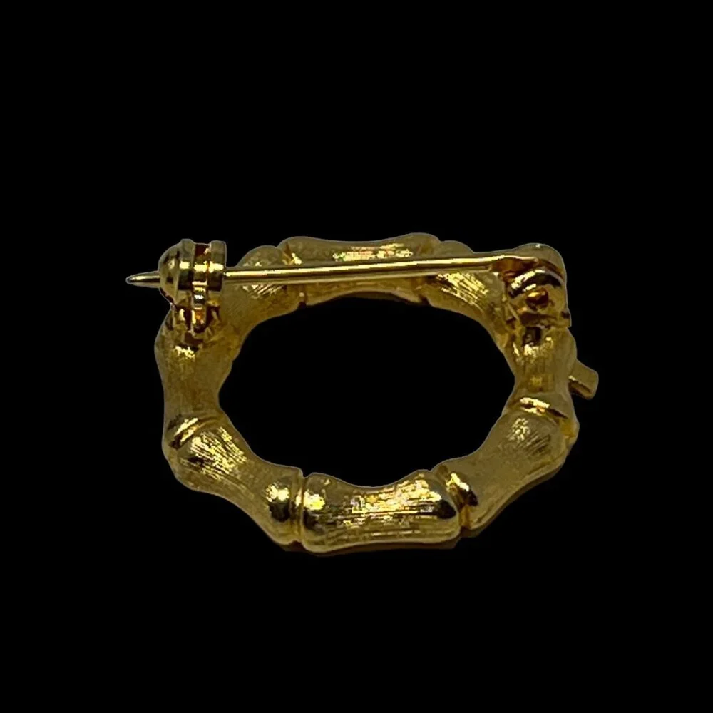 Vintage Brooch Round Circle Textured Gold Tone Bone Shaped Segments Pin‎